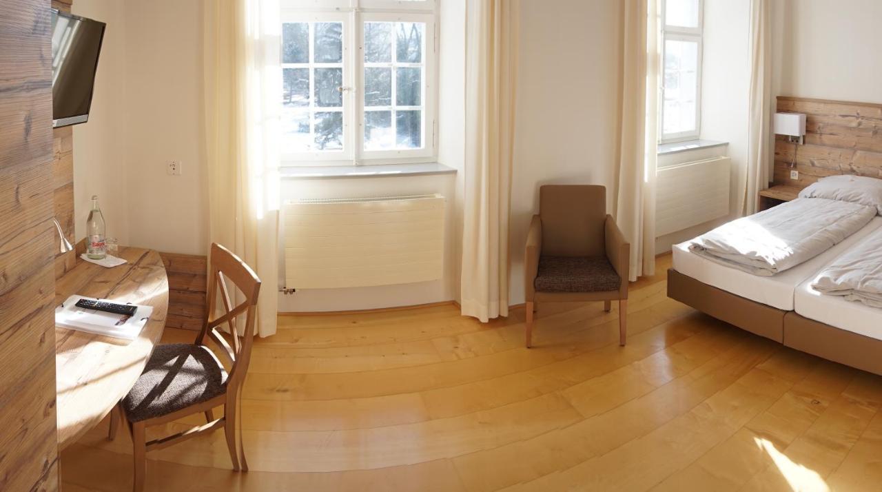Klosterhotel Kreuz Mariastein Экстерьер фото