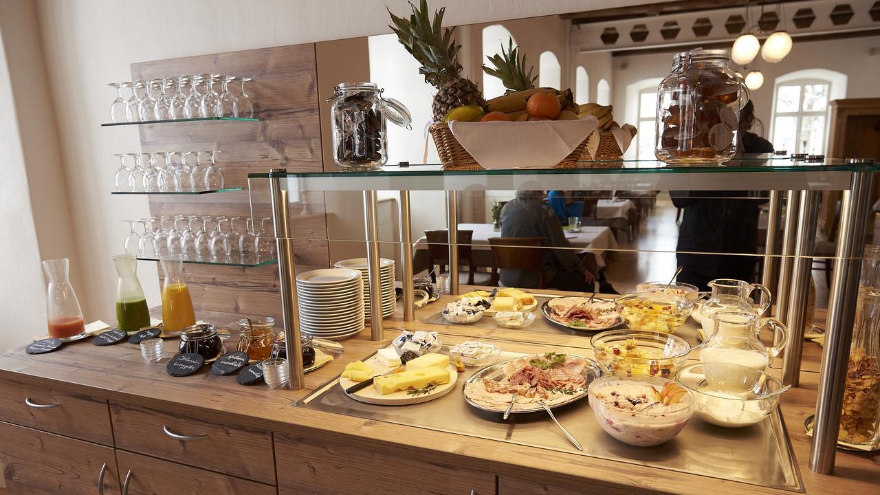 Klosterhotel Kreuz Mariastein Экстерьер фото